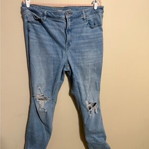 Old Navy Light Blue Distressed Skinny Jeans
